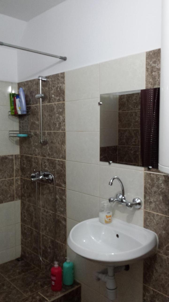 Rooms Lagat โตรยัน ภายนอก รูปภาพ